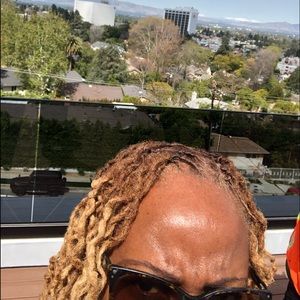 Meet your Posher, April